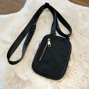 URBAN OUTFITTERS small minimal black nylon convertible crossbody belt bag